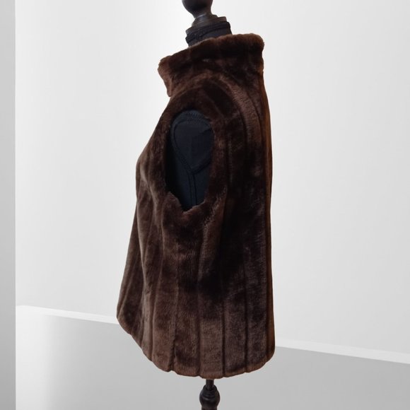 Tradition Country Collections Faux Fur Zippered Vest   Size S - Picture 2 of 11